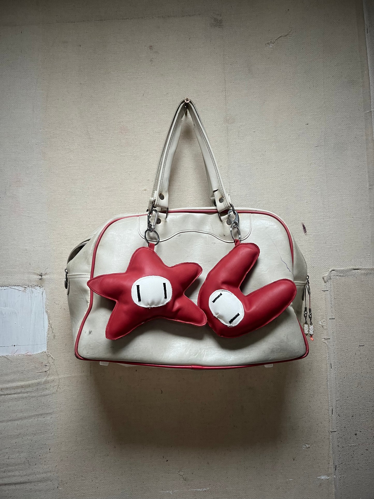 LEATHER RED MOSS KEYCHIN