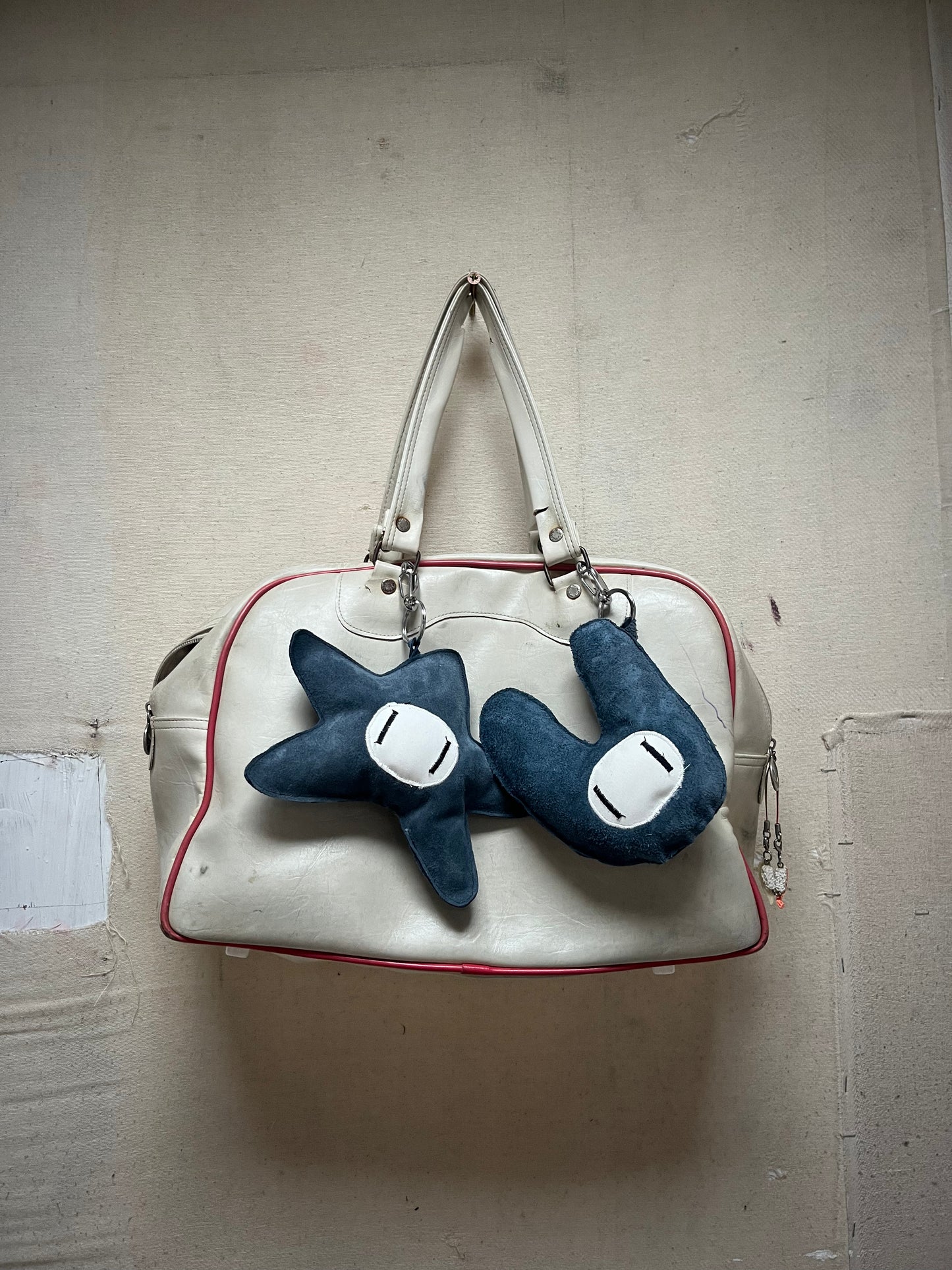 LEATHER SUADE DARK BLUE MOSS KEYCAHIN