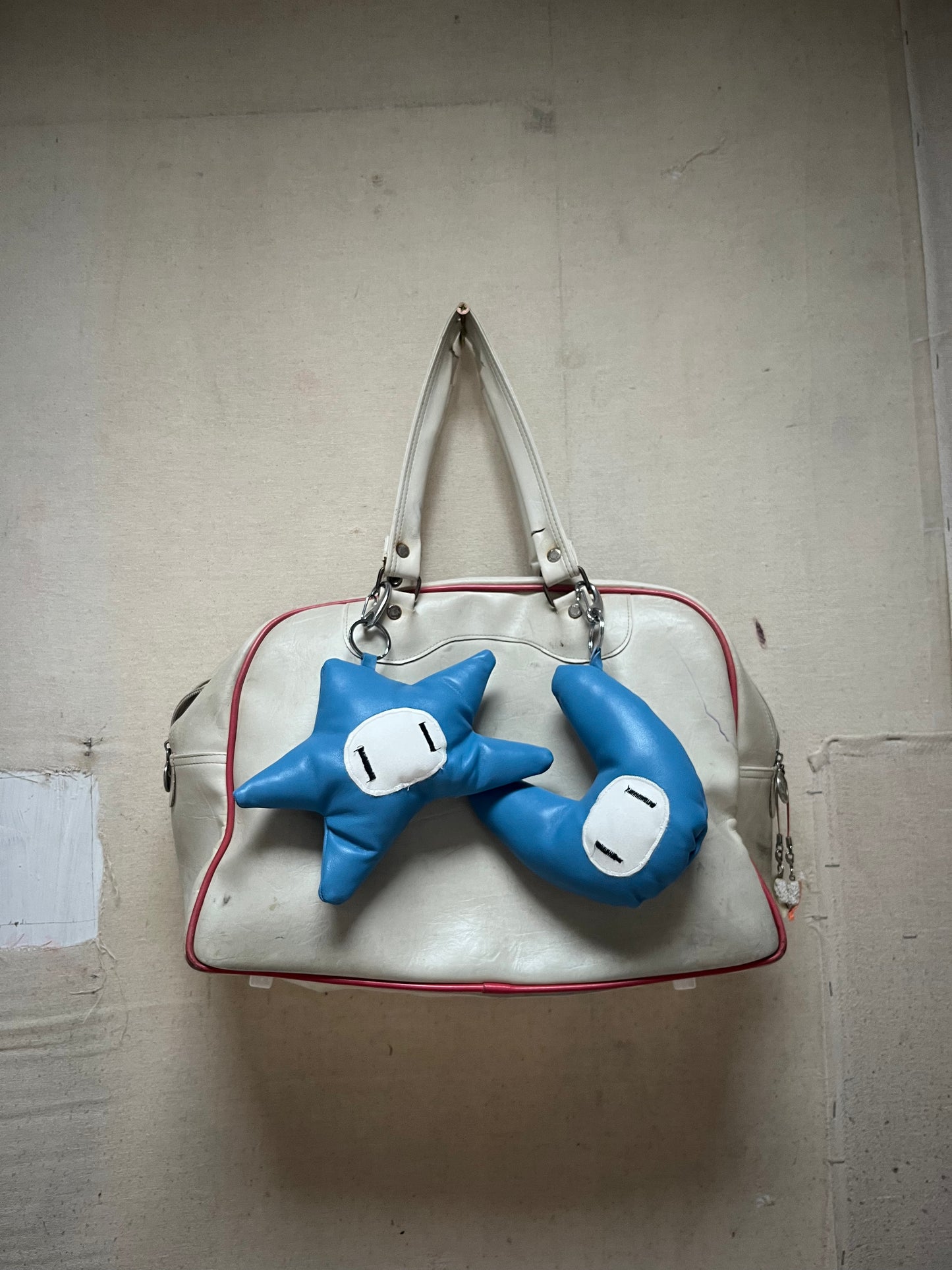 BLUE LATHER MOSS KEYCHAIN