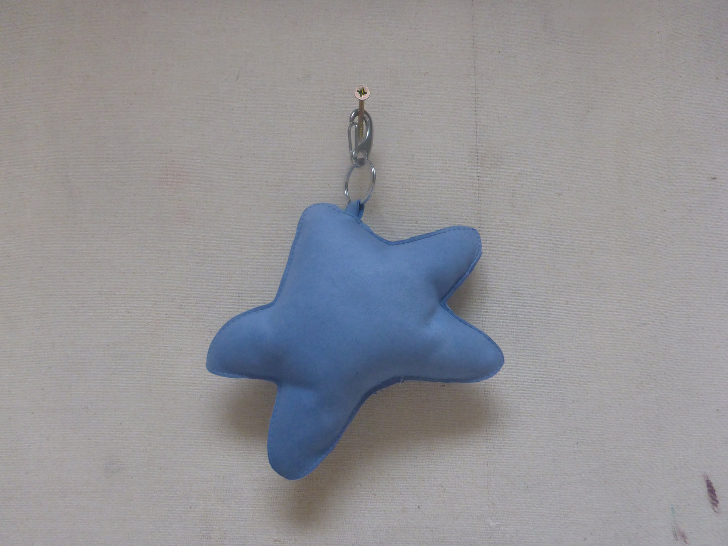 BLUE LEATHER SUDE MOSS KEYCHIN