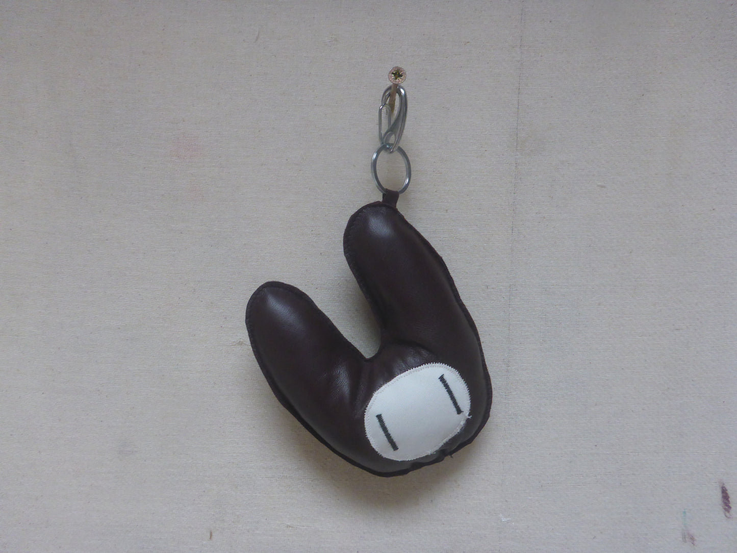 LEATHER BROWN MOSS KEYCHAIN