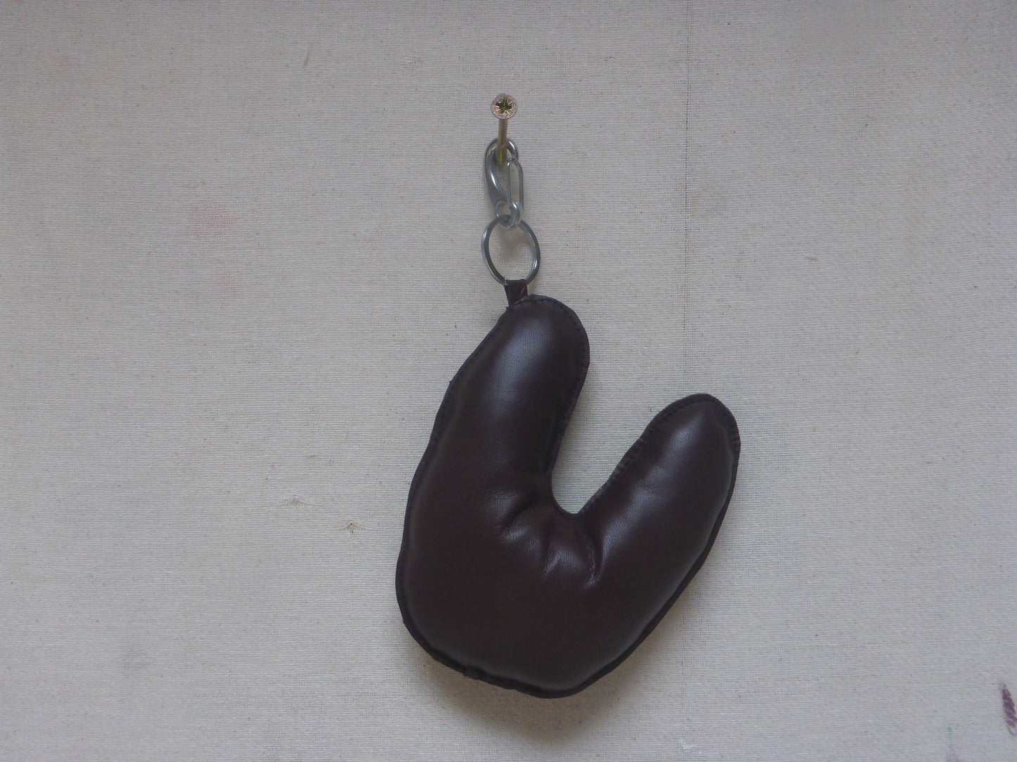 LEATHER BROWN MOSS KEYCHAIN