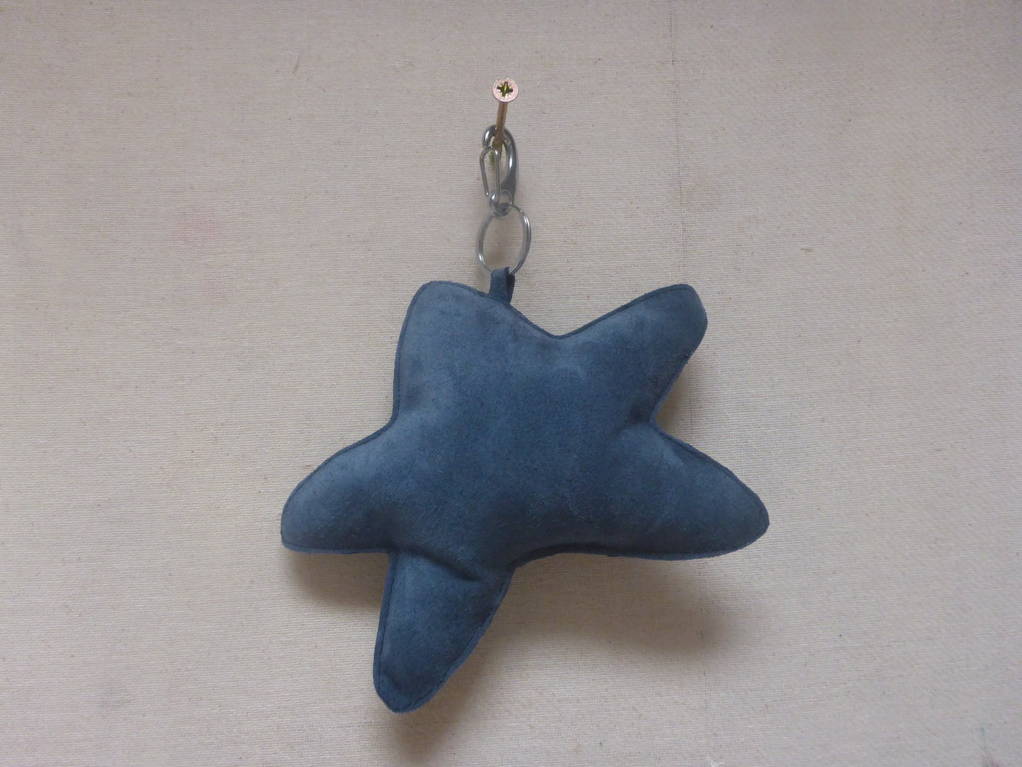 LEATHER SUADE DARK BLUE MOSS KEYCAHIN