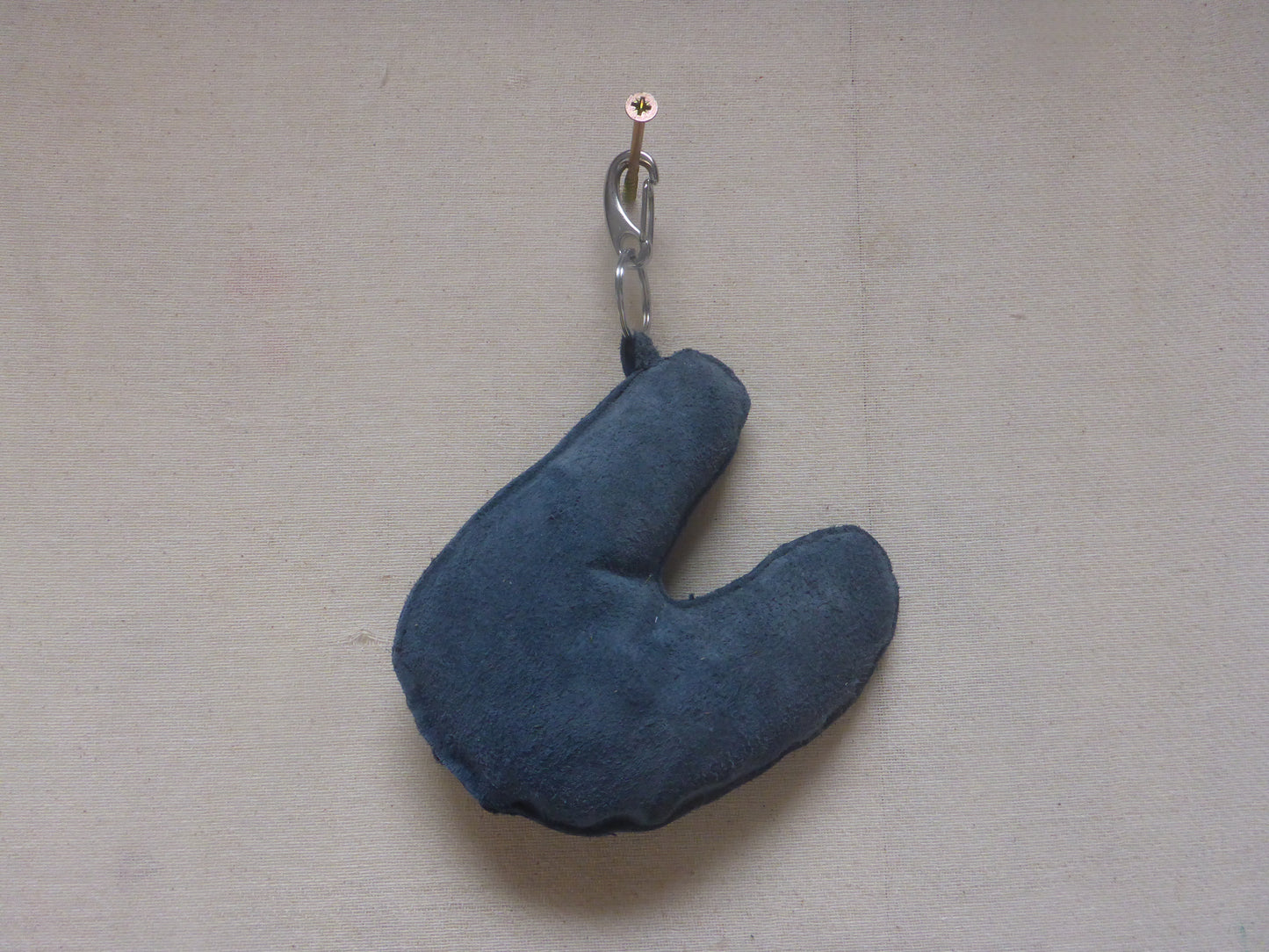 LEATHER SUADE DARK BLUE MOSS KEYCAHIN