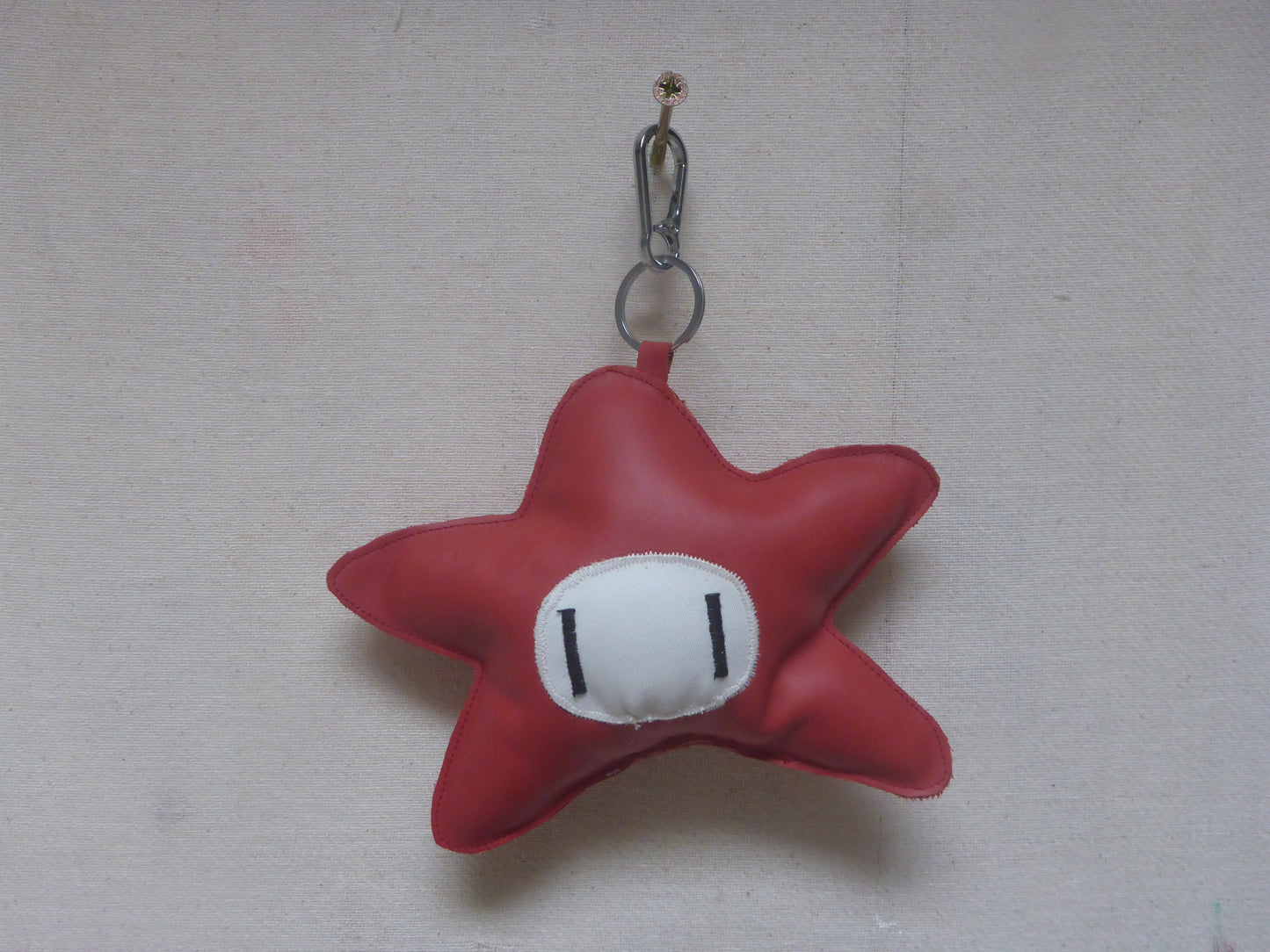 LEATHER RED MOSS KEYCHIN